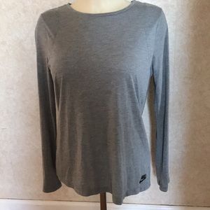 Nike Light weight long sleeve top